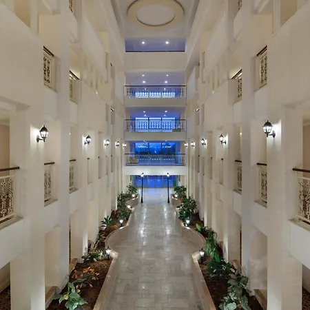 Resort Alba Queen Side