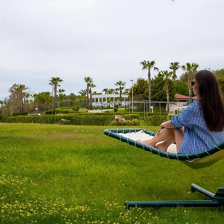 Alba Queen Semesteranläggning (resort) Side