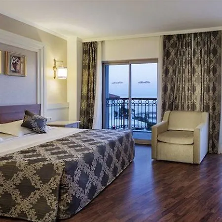 Semesteranläggning (resort) Alba Queen 5*
