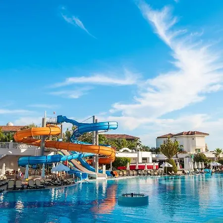 Semesteranläggning (resort) Alba Queen 5*