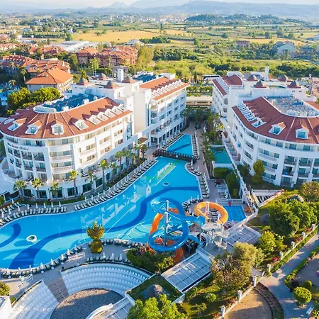 Semesteranläggning (resort) Alba Queen 5*