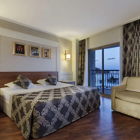 Alba Queen - Ultra Resort Side