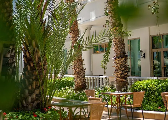 Semesteranläggning (resort) Alba Queen 5*