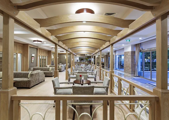 Semesteranläggning (resort) Alba Queen 5*